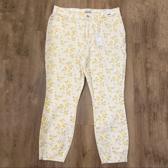 Judy Blue Golden Meadow Floral Skinny Jeans - Picture 5 of 13